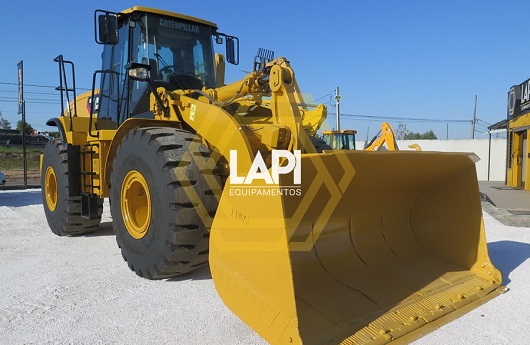 Pá carregadeira Caterpillar 966H