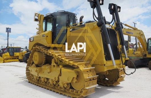 Trator de esteiras Caterpillar D8T