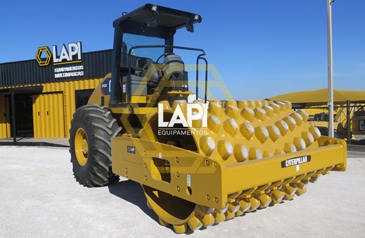 Rolo compactador Caterpillar CP533E