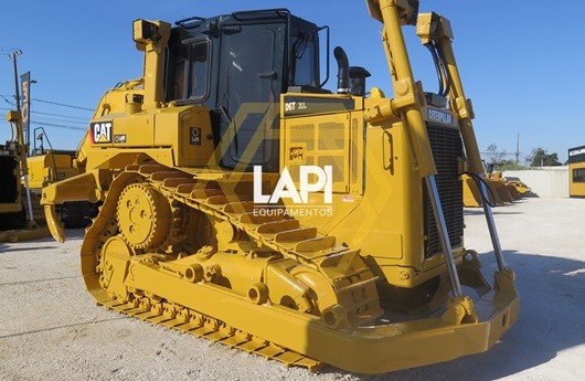 Trator de esteiras Caterpillar D6T