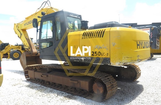 Escavadeira Hyundai R250
