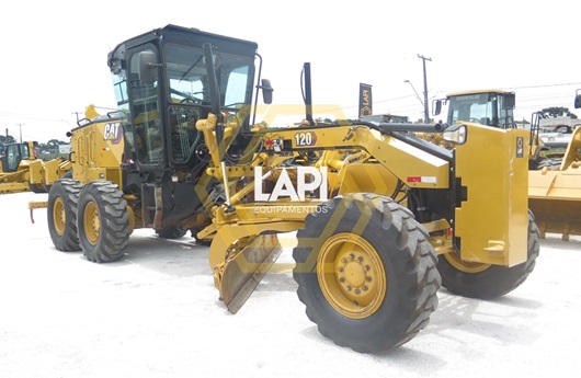 Motoniveladora Caterpillar 120